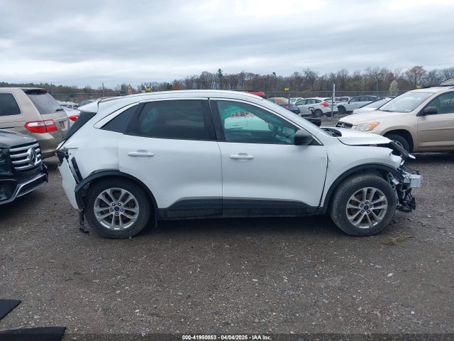 1FMCU0G61NUA66970 Ford ESCAPE SE