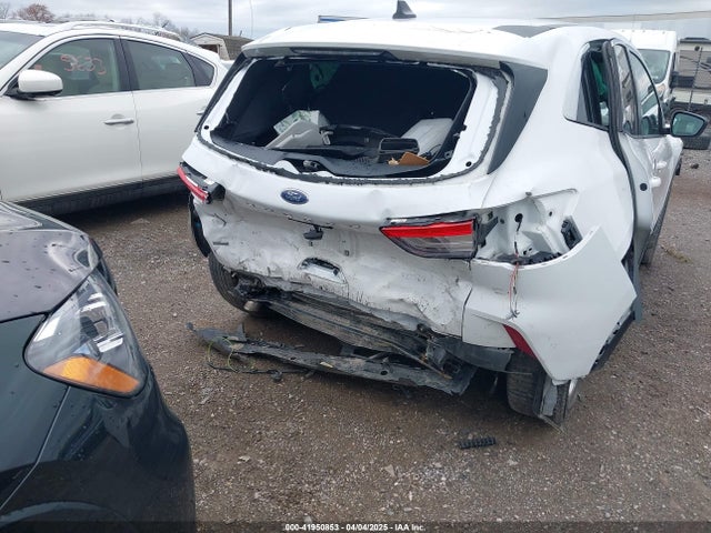 1FMCU0G61NUA66970 Ford ESCAPE SE