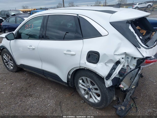 1FMCU0G61NUA66970 Ford ESCAPE SE