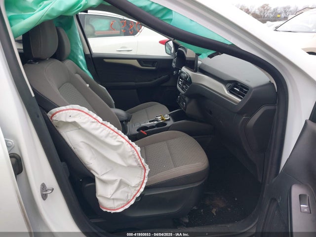 1FMCU0G61NUA66970 Ford ESCAPE SE