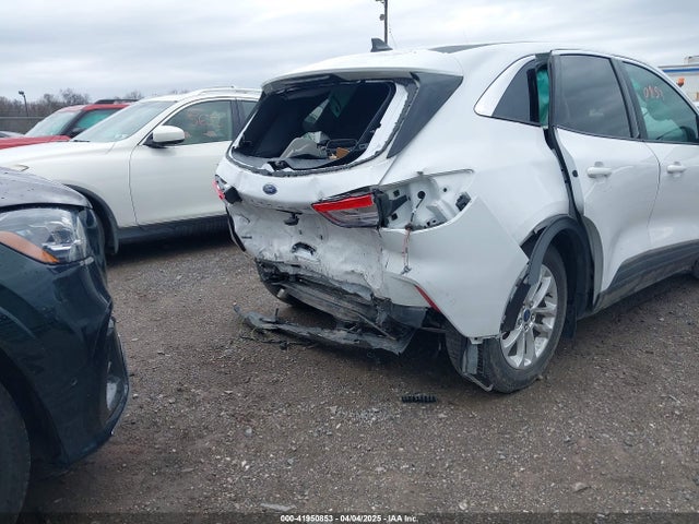 1FMCU0G61NUA66970 Ford ESCAPE SE