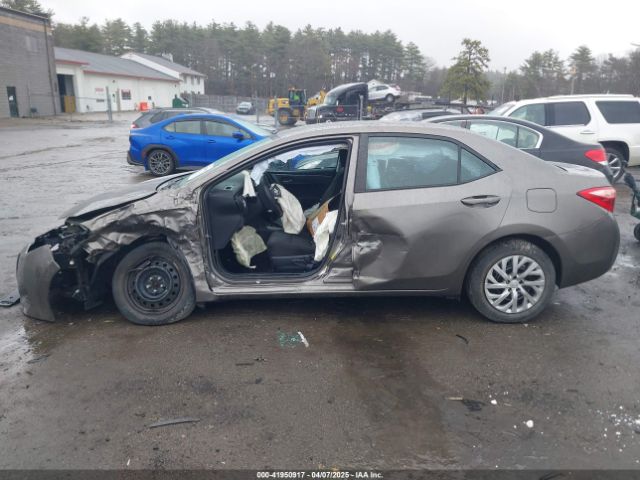 2T1BURHE1HC891032 Toyota COROLLA LE