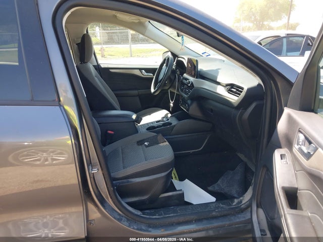 1FMCU0G69MUB27450 Ford ESCAPE SE