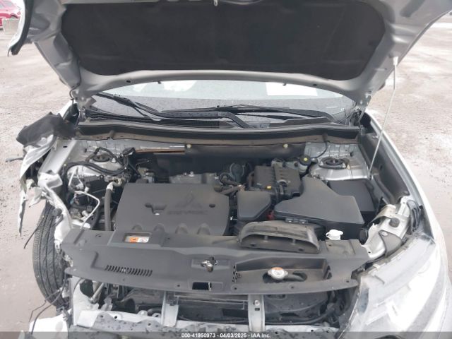 JA4AD2A39KJ002267 Mitsubishi Outlander Es