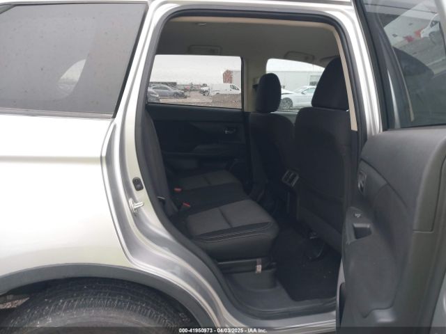 JA4AD2A39KJ002267 Mitsubishi Outlander Es