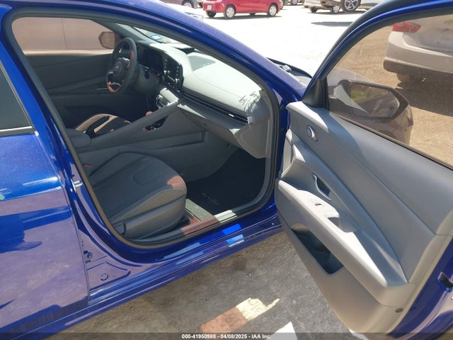 KMHLM4AG4NU308921 Hyundai ELANTRA SEL