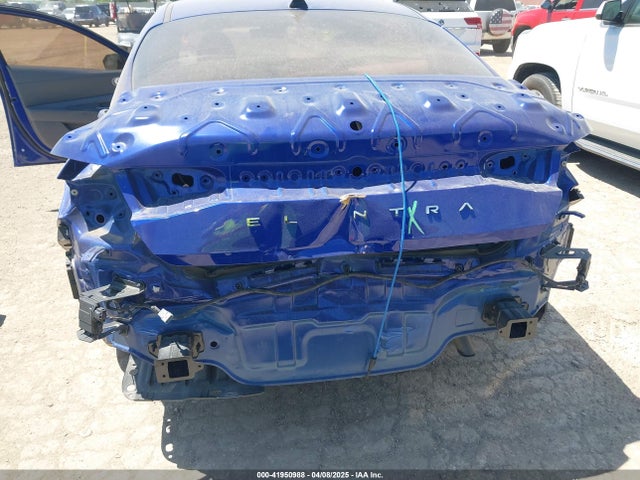 KMHLM4AG4NU308921 Hyundai ELANTRA SEL