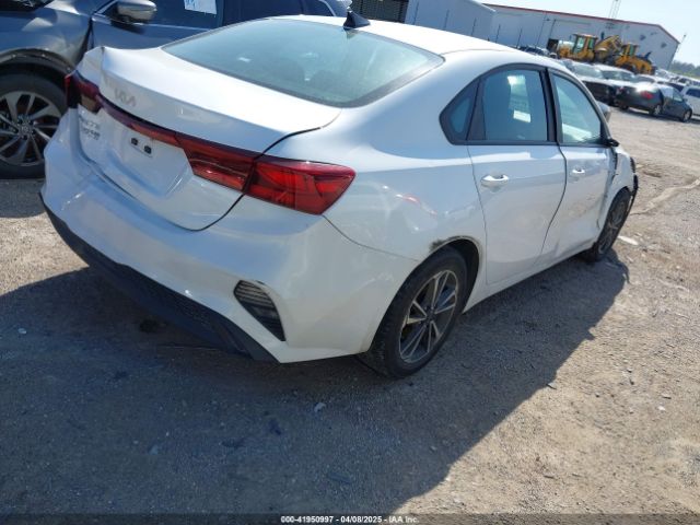 3KPF24AD1NE479654 KIA Forte Lxs