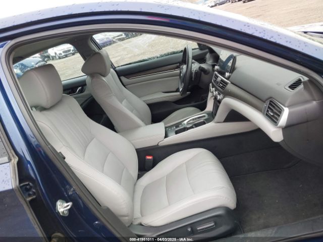 1HGCV3F96JA016657 Honda Accord Hybrid Touring