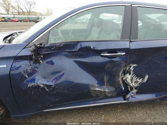 1HGCV3F96JA016657 Honda Accord Hybrid Touring