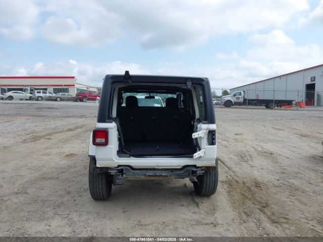 1C4HJXEN9LW114139 Jeep Wrangler Unlimited Sahara 4x4