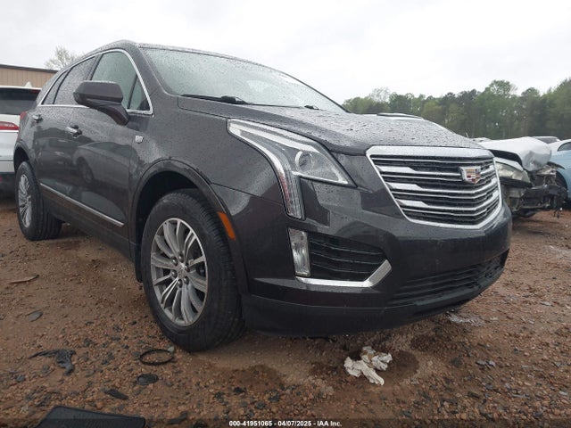 2019 CADILLAC XT5 1GYKNDRS6KZ113420 Photo 2