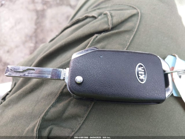 3KPF24AD0ME275443 KIA Forte Lxs