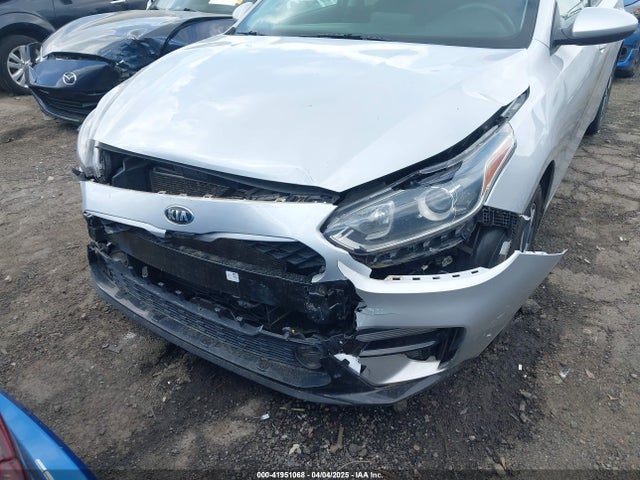 3KPF24AD0ME275443 KIA Forte Lxs
