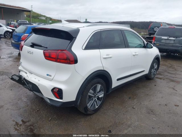 KNDCB3LC1N5510527 KIA Niro Lxs