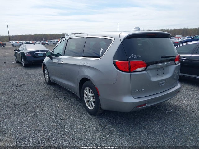 2C4RC1DG2HR708960 Chrysler Pacifica Touring