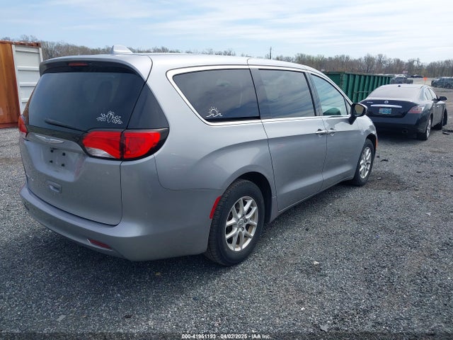 2C4RC1DG2HR708960 Chrysler Pacifica Touring
