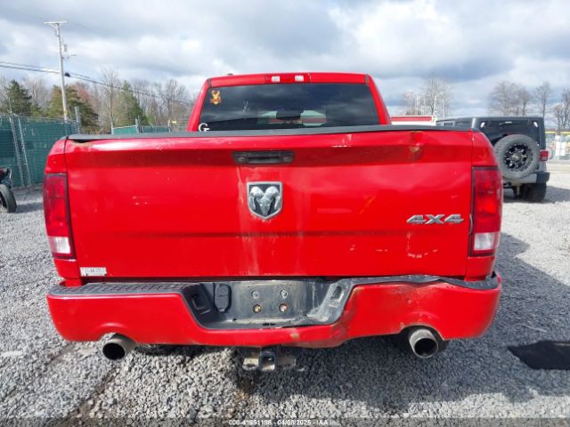 1C6RR7FTXJS103625 RAM 1500 Express  4x4 6'4 Box