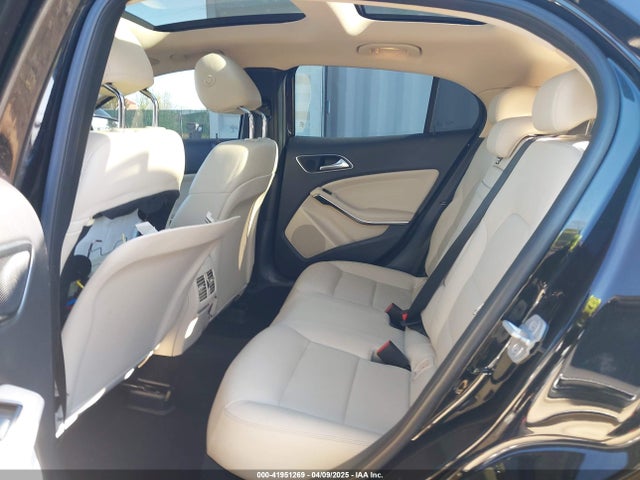 WDCTG4GB1FJ089422 Mercedes-Benz Gla 250 4matic