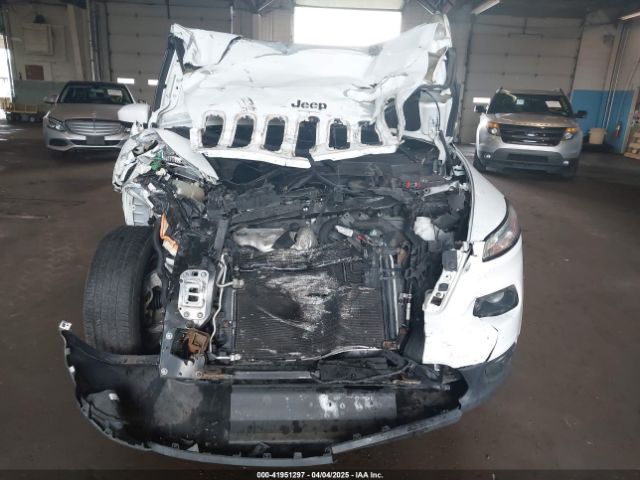 1C4PJMCBXFW784869 Jeep Cherokee Latitude