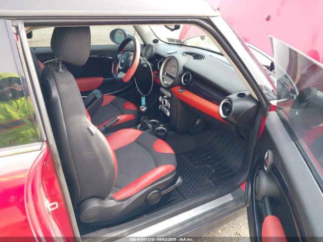 2009 MINI COOPER S CLUBMAN WMWMM335X9TP74957 Photo 4