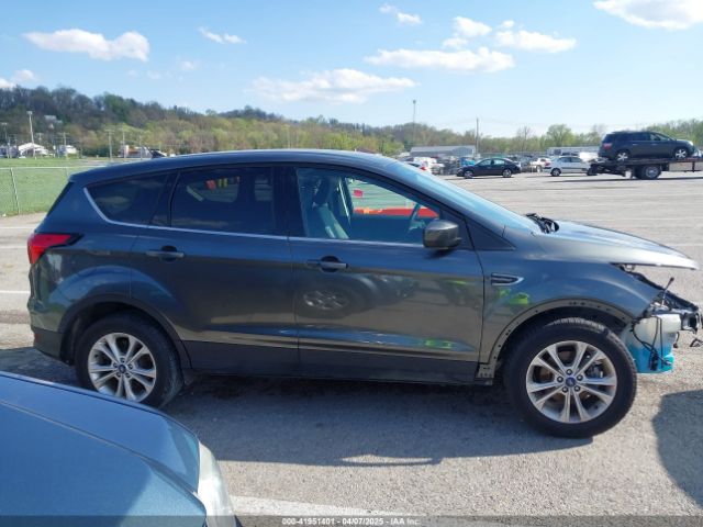 1FMCU0GD8KUB01935 Ford ESCAPE SE