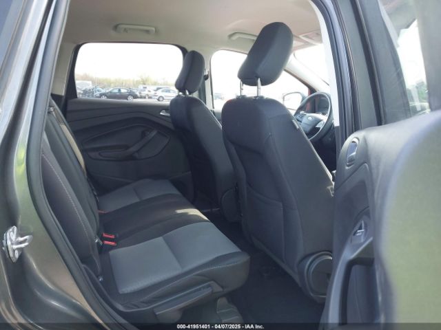1FMCU0GD8KUB01935 Ford ESCAPE SE