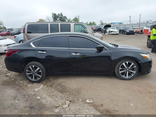 1N4AL3AP5HN358305 Nissan Altima 2.5 Sr
