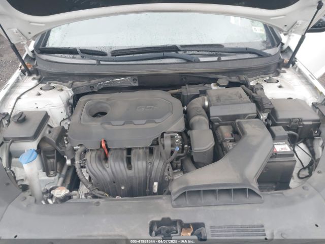 5NPE24AF2KH788733 Hyundai SONATA SE