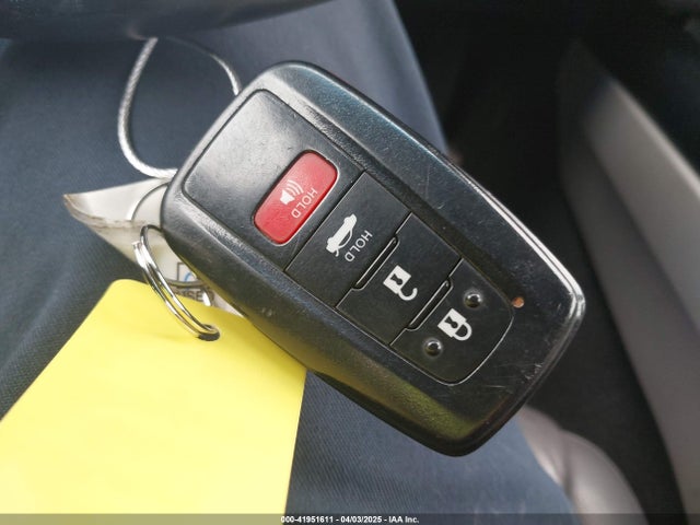 4T1B11HK1JU048369 Toyota CAMRY XLE