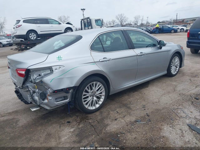 4T1B11HK1JU048369 Toyota CAMRY XLE