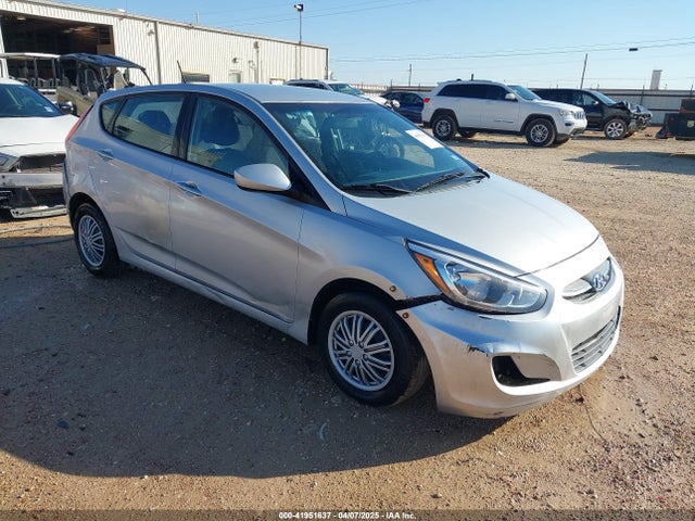 KMHCT5AE6HU304641 Hyundai ACCENT SE