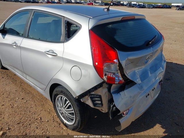 KMHCT5AE6HU304641 Hyundai ACCENT SE