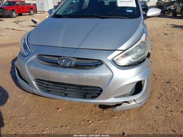 KMHCT5AE6HU304641 Hyundai ACCENT SE