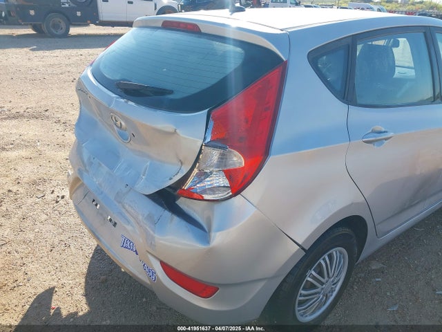 KMHCT5AE6HU304641 Hyundai ACCENT SE