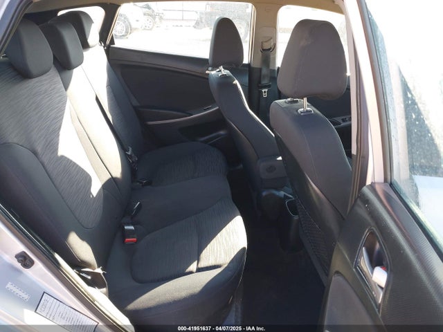 KMHCT5AE6HU304641 Hyundai ACCENT SE