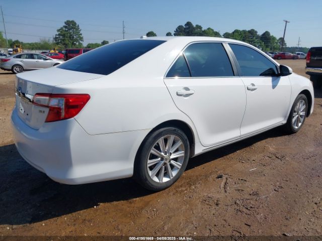 4T1BF1FK0EU382371 Toyota CAMRY XLE