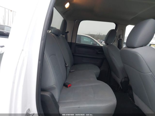 3C6RR7KT4HG594510 RAM 1500 Express  4x4 5'7 Box