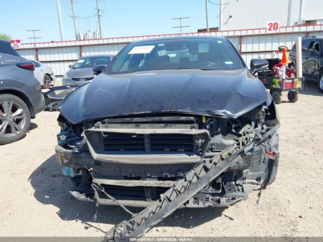 3FA6P0RU3KR207003 Ford Fusion Hybrid Titanium