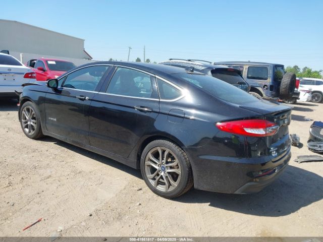 3FA6P0RU3KR207003 Ford Fusion Hybrid Titanium
