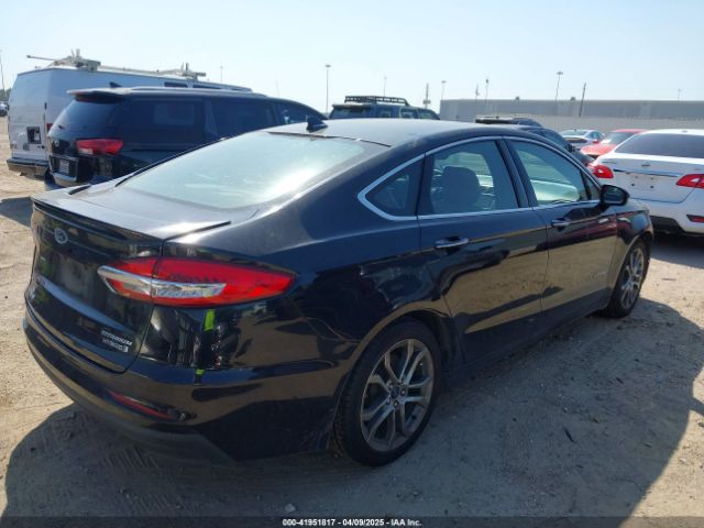 3FA6P0RU3KR207003 Ford Fusion Hybrid Titanium