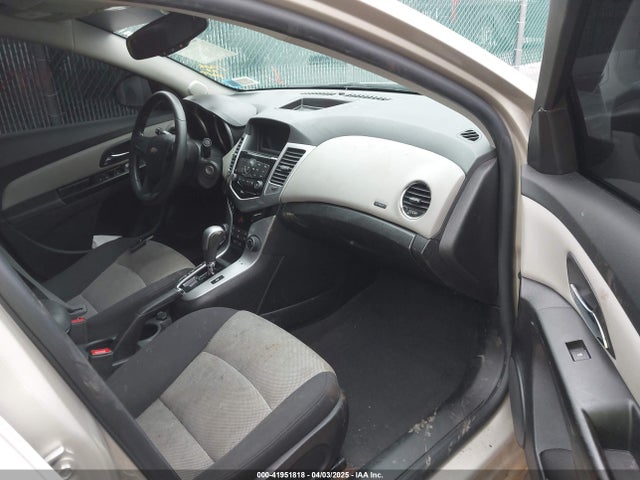 1G1PA5SG1E7391492 Chevrolet Cruze Ls Auto