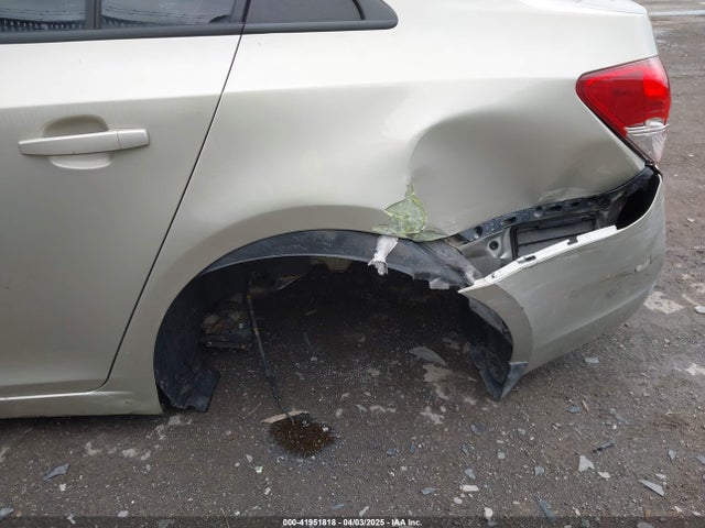 1G1PA5SG1E7391492 Chevrolet Cruze Ls Auto