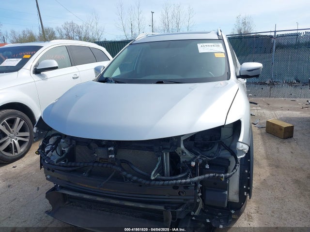 5N1AT2MV0JC852034 Nissan ROGUE SV