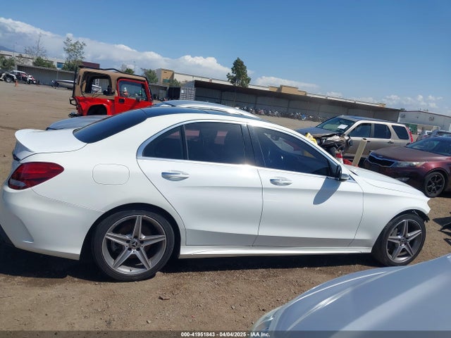 55SWF4JB5HU230712 Mercedes-Benz C 300 Luxury/sport