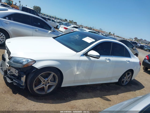 55SWF4JB5HU230712 Mercedes-Benz C 300 Luxury/sport