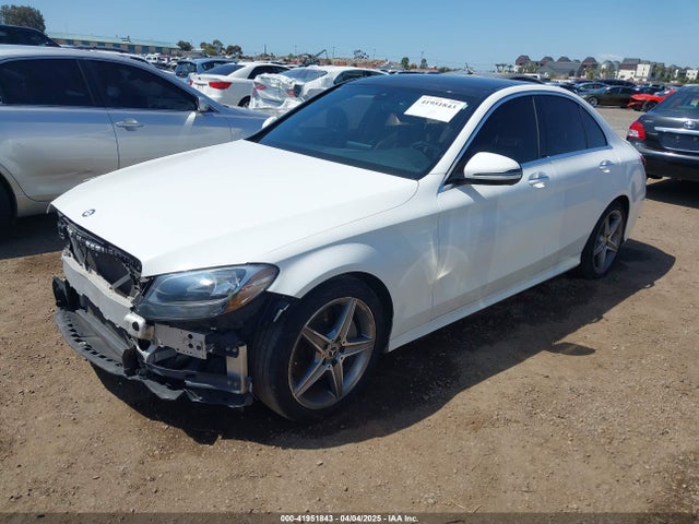 55SWF4JB5HU230712 Mercedes-Benz C 300 Luxury/sport