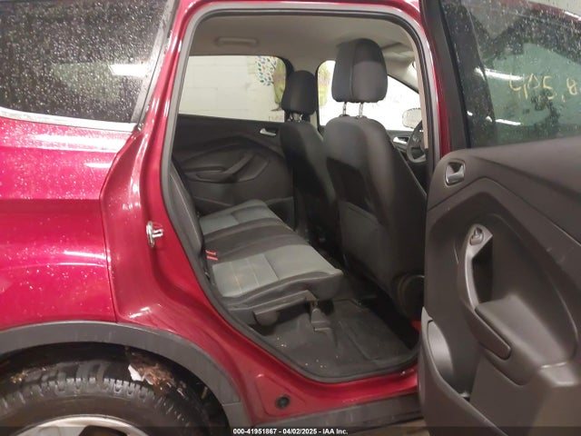 1FMCU9GX8FUB31022 Ford ESCAPE SE