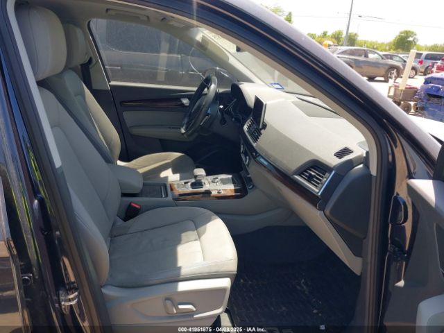 WA1BNAFY1K2052980 Audi Q5 45 Premium