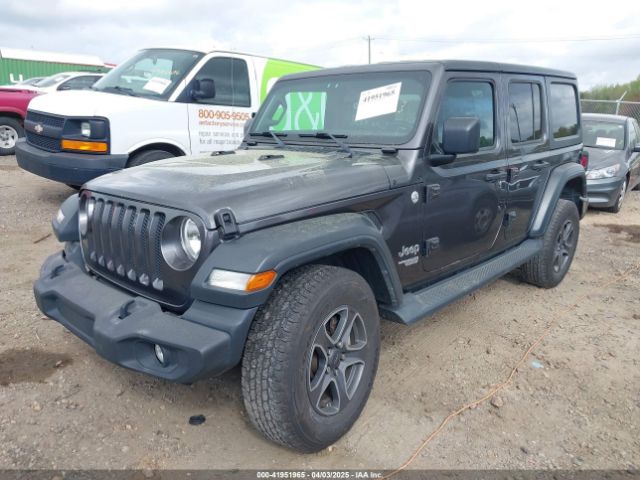 1C4HJXDG8JW112639 Jeep Wrangler Unlimited Sport S 4x4